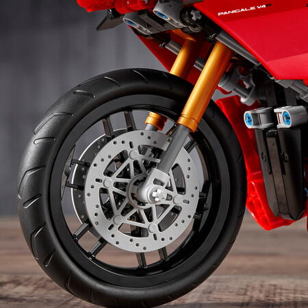 LEGO Technic - Ducati Panigale V4 R 42107, 646 piese