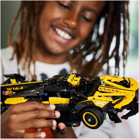 LEGO® Technic - Bolid Bugatti 42151, 905 piese