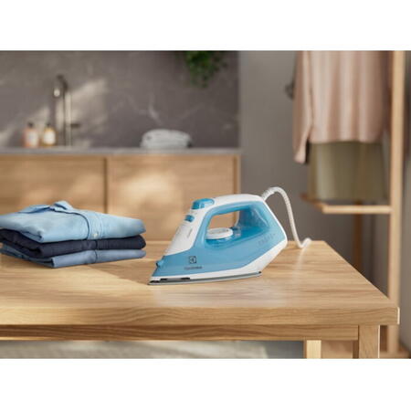 Fier de calcat, Electrolux, Care 500, 2300 W, Albastru
