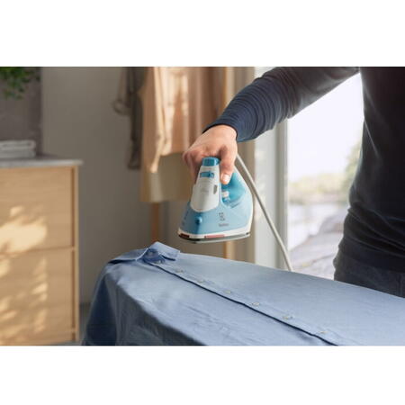 Fier de calcat, Electrolux, Care 500, 2300 W, Albastru