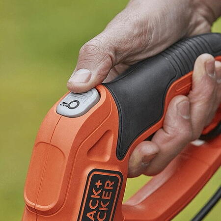 Trimmer de tuns gazon/iarba electric Black & Decker BESTE625, latime taiere 25 cm, putere 450W, alimentare 230 V, pentru suprafete mari, tehnologie E-drive