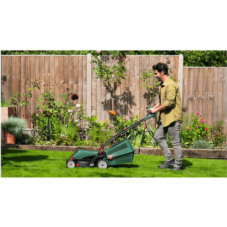Masina de tuns gazon/iarba electrica Bosch UniversalRotak 37-550, putere 1400 W, latime taiere 37 cm, 5 trepte de taiere, inaltime taiere 25 - 70 mm, sac colector 40 l