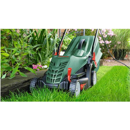 Masina de tuns gazon/iarba electrica Bosch UniversalRotak 37-550, putere 1400 W, latime taiere 37 cm, 5 trepte de taiere, inaltime taiere 25 - 70 mm, sac colector 40 l