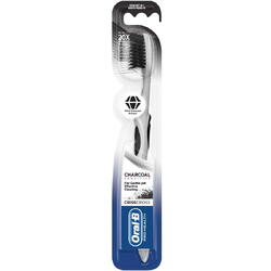 Oral-B CrissCross Széntartalmú toothbrush for sensitive teeth